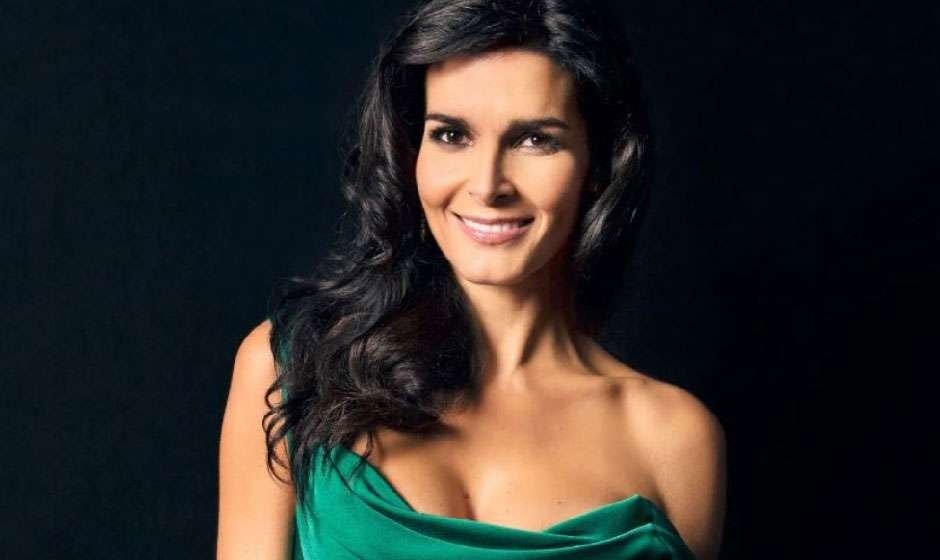 Angie-Harmon's-Net-Worth